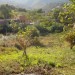 Beau terrain avec vues sur mer et montagne