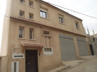 Location 2 F3 dans une villa à la cité DJAMA Location 2 F3 dans une villa à la cité DJAMA